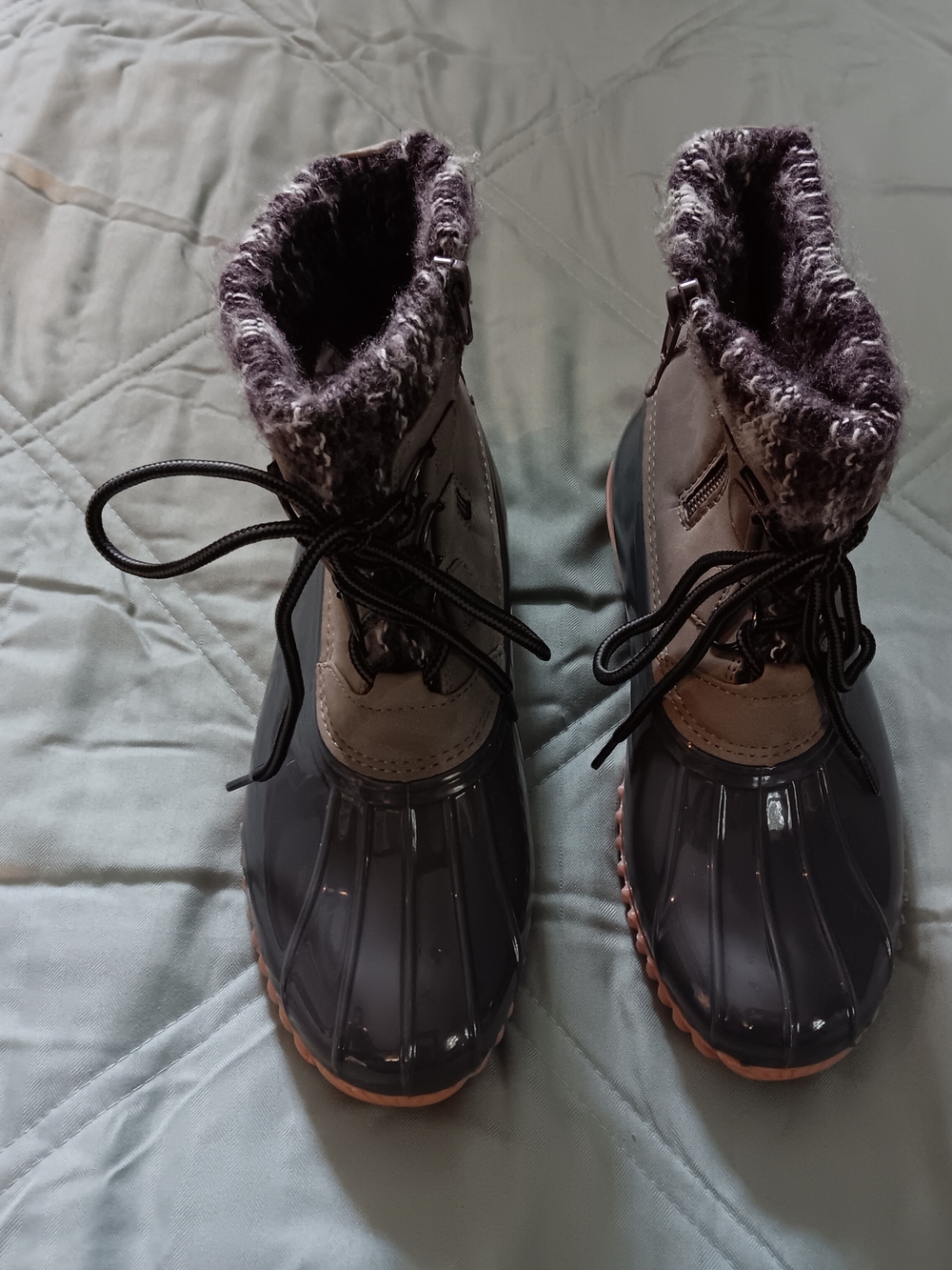 Light Gray And Dark Gray Rubber Sole Winter Boots